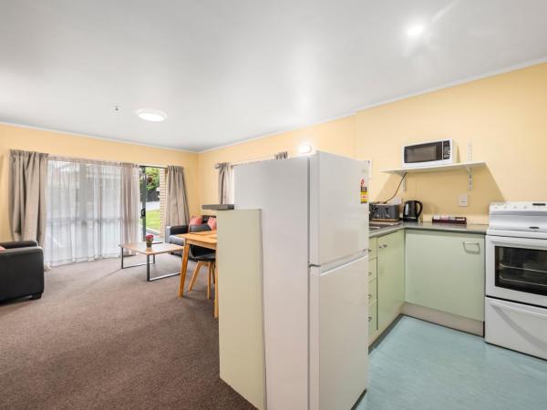 Fenton Court Motel : photo 5 de la chambre appartement 2 chambres avec jacuzzi - Étage inférieur