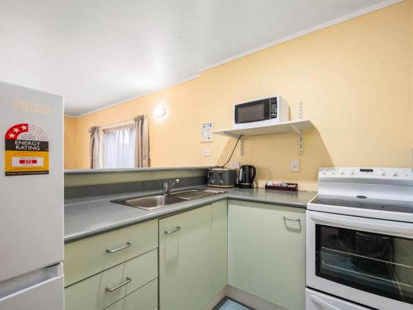 Fenton Court Motel : photo 10 de la chambre appartement 2 chambres avec jacuzzi - Étage inférieur