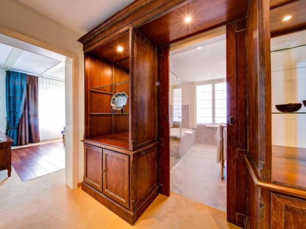 Hotel Regina : photo 3 de la chambre suite avec balcon - vue sur vallée