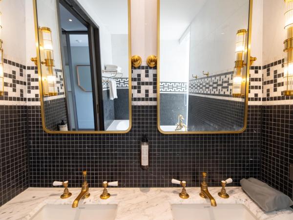 Hotel Crescendo Seoul : photo 10 de la chambre chambre lit king-size signature