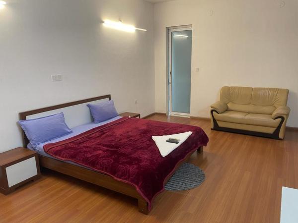 ROYAL NEST PREMIUM (A.S) : photo 8 de la chambre chambre lit king-size avec baignoire spa