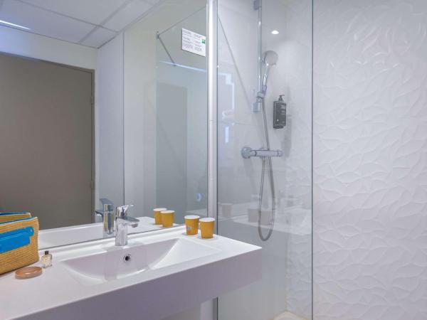 ibis Styles Cannes Le Cannet : photo 5 de la chambre suite familiale standard avec 2 chambres communicantes