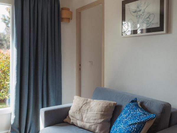 Hotel Les Messugues : photo 2 de la chambre appartement (3 adultes) avec jardin