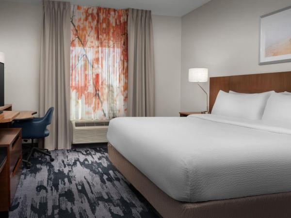 Fairfield Inn & Suites by Marriott Panama City Beach : photo 2 de la chambre chambre lit king-size