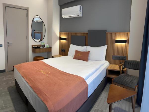 ROİ HOTEL İZMiR : photo 1 de la chambre chambre double