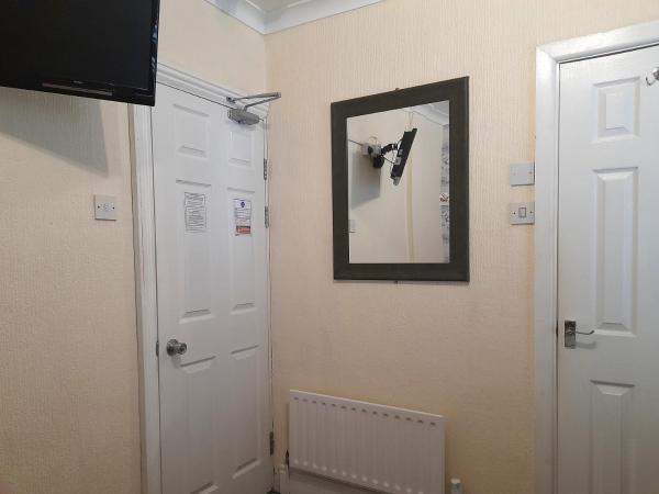 Phoenix Guest House : photo 4 de la chambre petite chambre double