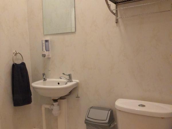 Phoenix Guest House : photo 9 de la chambre chambre triple