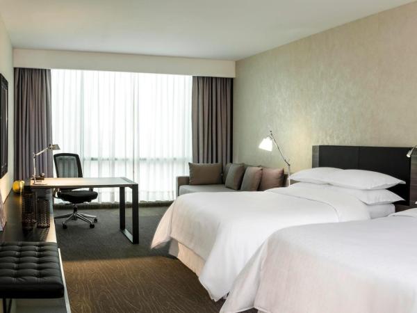 Wyndham Monterrey Ambassador Centro : photo 5 de la chambre chambre deluxe avec 2 lits queen-size - non-fumeurs