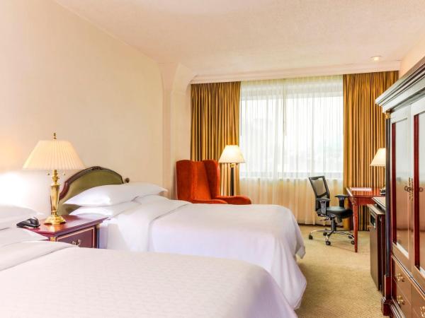 Wyndham Monterrey Ambassador Centro : photo 3 de la chambre standard room with two queen beds, non-smoking