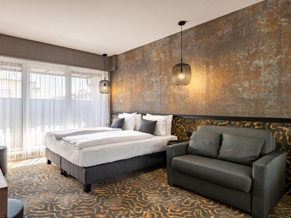 URBAN HOTEL : photo 1 de la chambre chambre triple avec terrasse