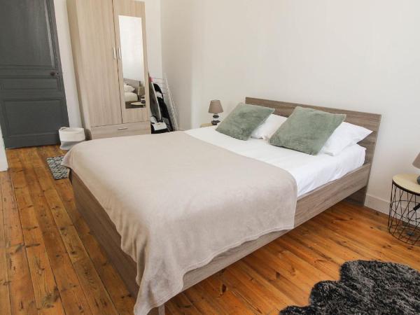 Residence Pasteur Angouleme : photo 6 de la chambre appartement supérieur