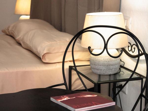 Castello's Rooms : photo 9 de la chambre chambre double avec salle de bains privative