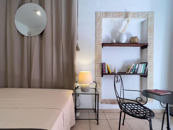 Castello's Rooms : photo 10 de la chambre chambre double avec salle de bains privative