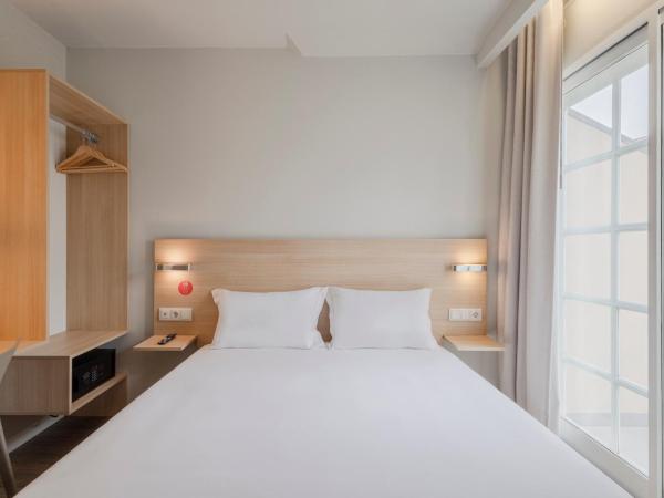 Moov Hotel Porto Centro : photo 4 de la chambre chambre double avec balcon