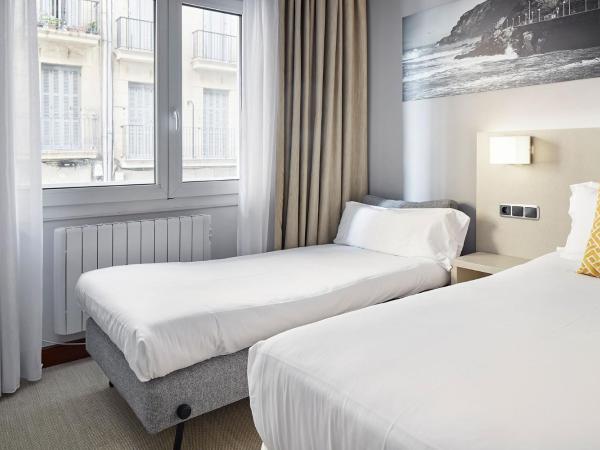 Hotel Parma : photo 10 de la chambre chambre double ou lits jumeaux - vue sur ville