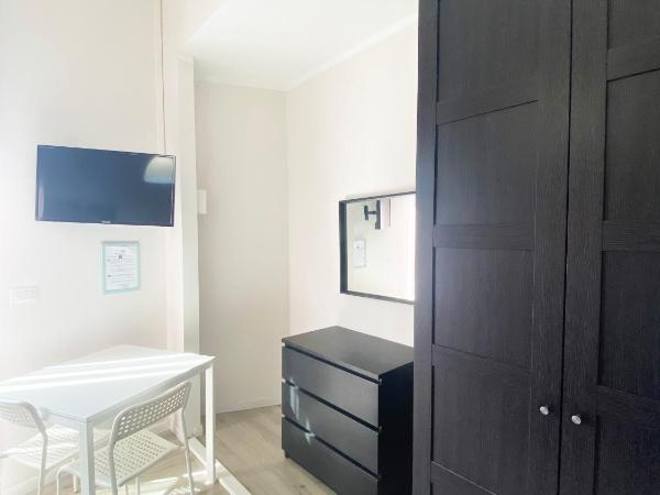 EASYROOMS ONE : photo 5 de la chambre chambre double ou lits jumeaux avec salle de bains privative externe