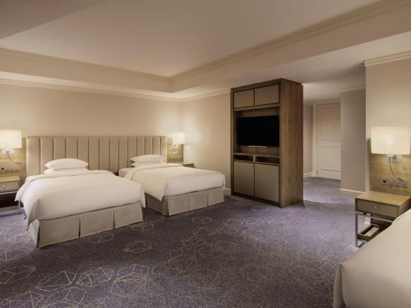 Nagoya Marriott Associa Hotel : photo 3 de la chambre family room with three twin beds and partial city view