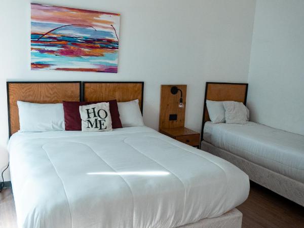 Hostel Sweet Home Palermo Soho : photo 1 de la chambre chambre triple avec salle de bains privative séparée