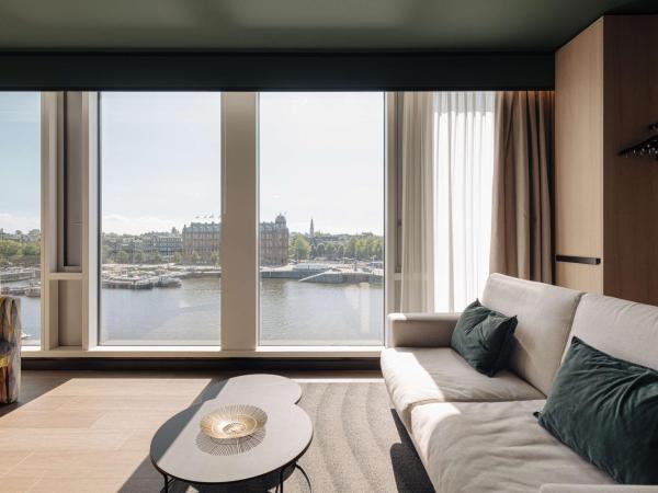 DoubleTree by Hilton Amsterdam Centraal Station : photo 6 de la chambre suite 1 chambre supérieure - vue sur ville