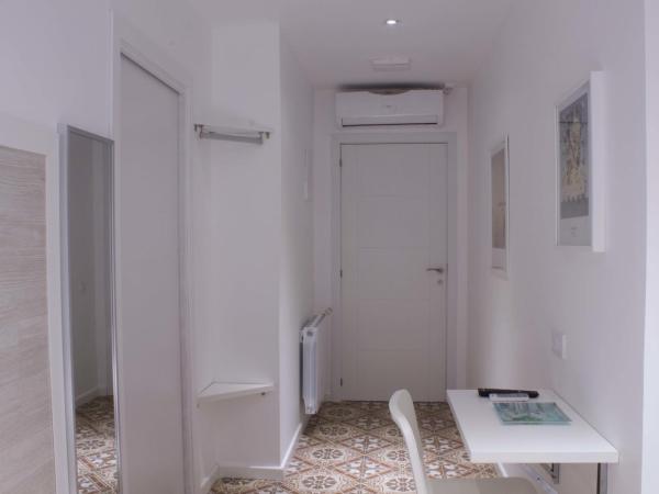 Hostal Nova Barcelona : photo 6 de la chambre chambre simple avec salle de bains privative - accessible aux personnes à mobilité réduite
