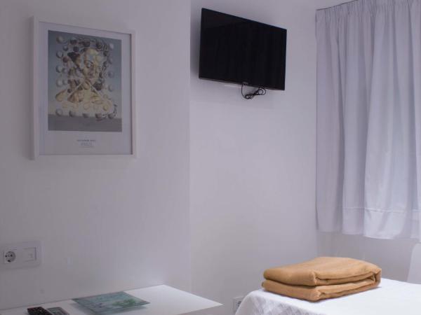 Hostal Nova Barcelona : photo 5 de la chambre chambre simple avec salle de bains privative - accessible aux personnes à mobilité réduite