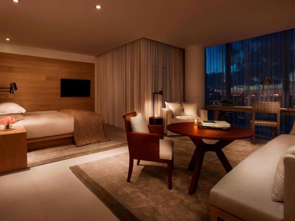 The Miami Beach EDITION : photo 1 de la chambre chambre lit king-size deluxe - vue sur ville