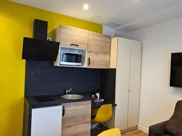 Panam Hotel PARIS GAMBETTA- Place Gambetta-Mairie du 20 emme : photo 6 de la chambre studio supérieur