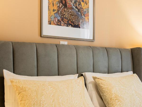 Nicholas Point Apartments and Rooms : photo 4 de la chambre appartement avec balcon