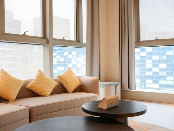 Hilton Garden Inn Nanjing Hexi Olympic Sports Center : photo 5 de la chambre suite deluxe avec lit king-size