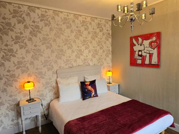 Le Castel Guesthouse : photo 2 de la chambre chambre double avec balcon