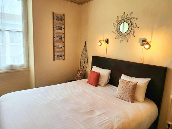 Logis Hôtel Lafayette Rochefort France : photo 5 de la chambre chambre double confort