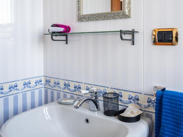 Isola Bella - Rooms il Pescatore : photo 9 de la chambre chambre double standard - vue sur mer