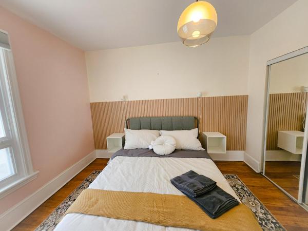 Ottawa Downtown Cozy Guesthouse : photo 1 de la chambre chambre lit queen-size deluxe