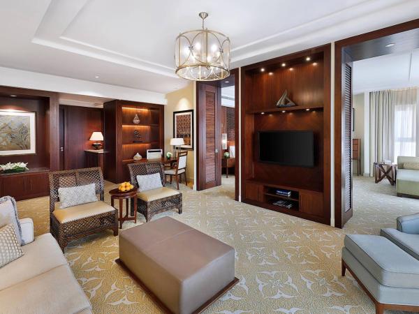 The Ritz-Carlton, Dubai : photo 2 de la chambre suite 1 chambre avec 2 balcons et salon - vue sur jardin