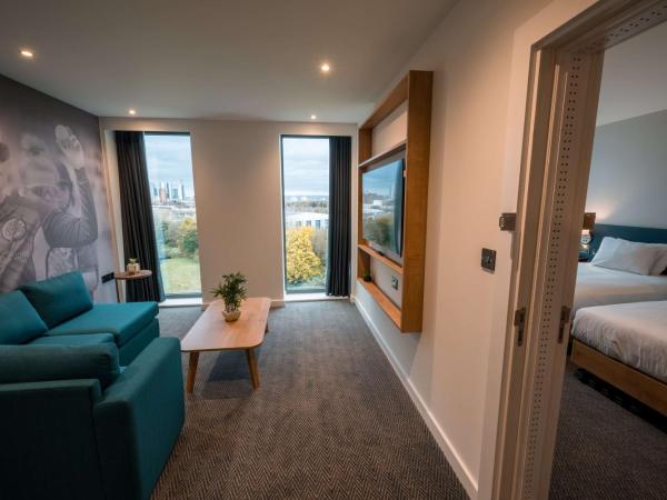 Hilton Garden Inn Manchester Emirates Old Trafford : photo 1 de la chambre chambre lits jumeaux avec salon
