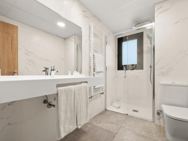 Hotel Zentral Ramiro I Oviedo : photo 5 de la chambre chambre triple (3 adultes)