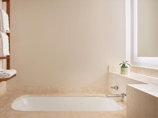 The Westin Resort & Spa, Puerto Vallarta : photo 6 de la chambre grande suite 1 lit king-size avec balcon - vue sur océan