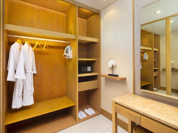 Four Points by Sheraton Hainan, Sanya : photo 4 de la chambre full ocean view family suite with two king bed