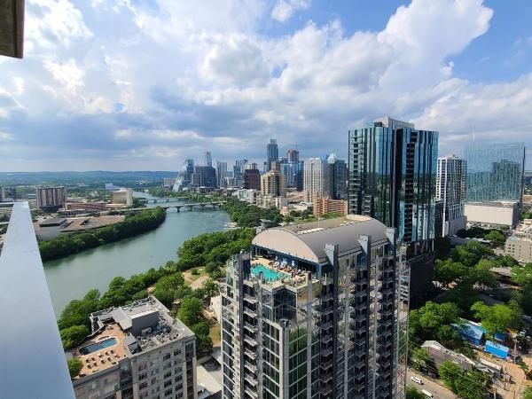 NORU17 Luxury Rentals : photo 2 de la chambre suite - vue sur rivière