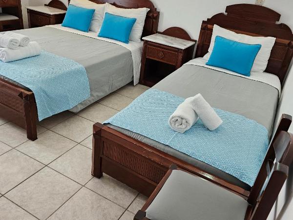 Hotel Leta : photo 3 de la chambre chambre double avec lit d'appoint