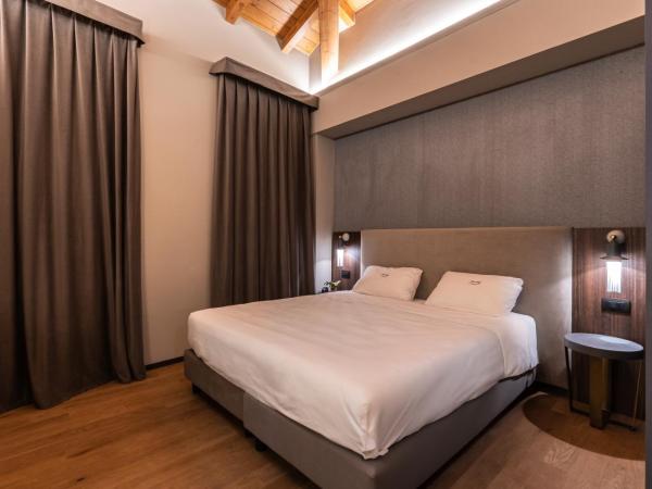 Hotel Touring : photo 1 de la chambre chambre triple