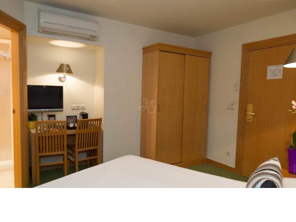 Hotel Zaragoza Plaza : photo 2 de la chambre chambre double ou lits jumeaux
