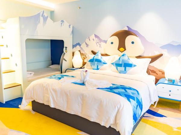 Shanghai Haichang Ocean Park Resort Hotel : photo 9 de la chambre penguin family queen room