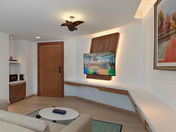 The Oceanic Sportel Phuket - SHA Extra Plus : photo 4 de la chambre suite junior