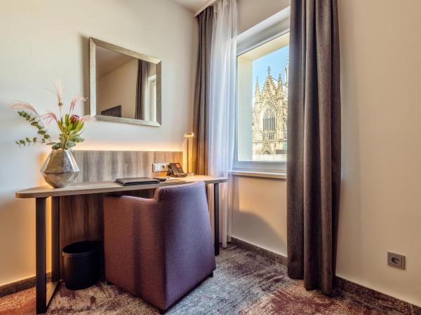 CityClass Hotel am Dom : photo 8 de la chambre chambre double supérieure - vue sur cathédrale