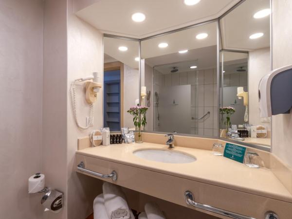 Pine Beach Belek : photo 7 de la chambre chambre double ou lits jumeaux - vue sur jardin