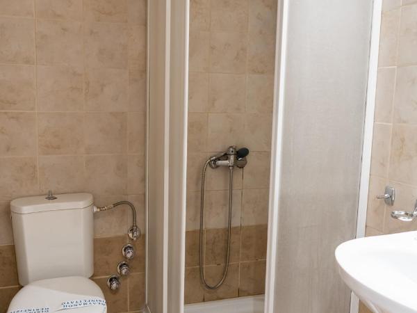 Four Seasons Hotel : photo 6 de la chambre 2 chambres lits jumeaux avec porte communicante