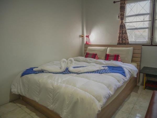 Noot's Bar And Guesthouse : photo 7 de la chambre chambre double