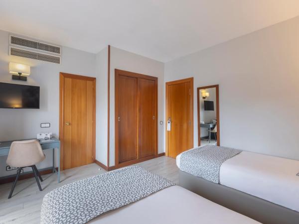 Soho Boutique Los Naranjos : photo 7 de la chambre chambre double ou lits jumeaux avec balcon
