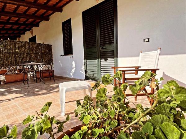 Case Vacanze Le Buganville : photo 7 de la chambre appartement 1 chambre - vue sur piscine